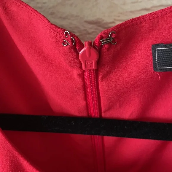 ♥️BCBG Maxazria Ruby Red Zipper Blouse - Medium - Picture 5 of 13